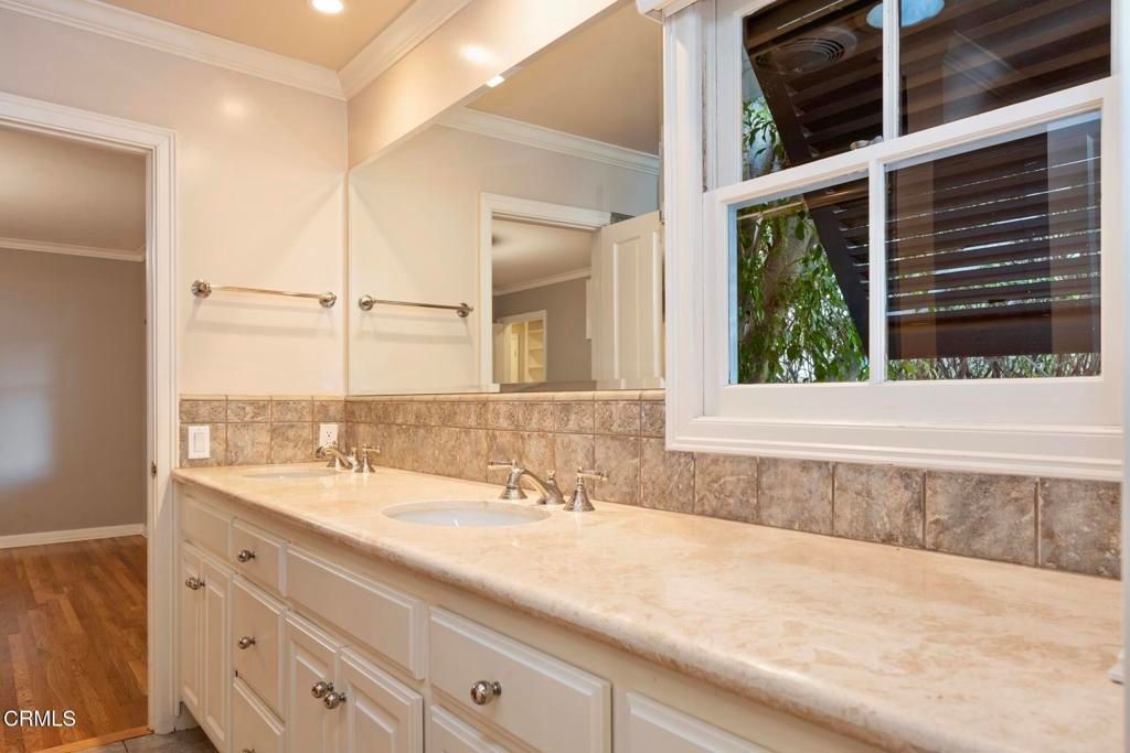 Image 30 of property listing at 1650 Knollwood Drive, Pasadena, CA 91103