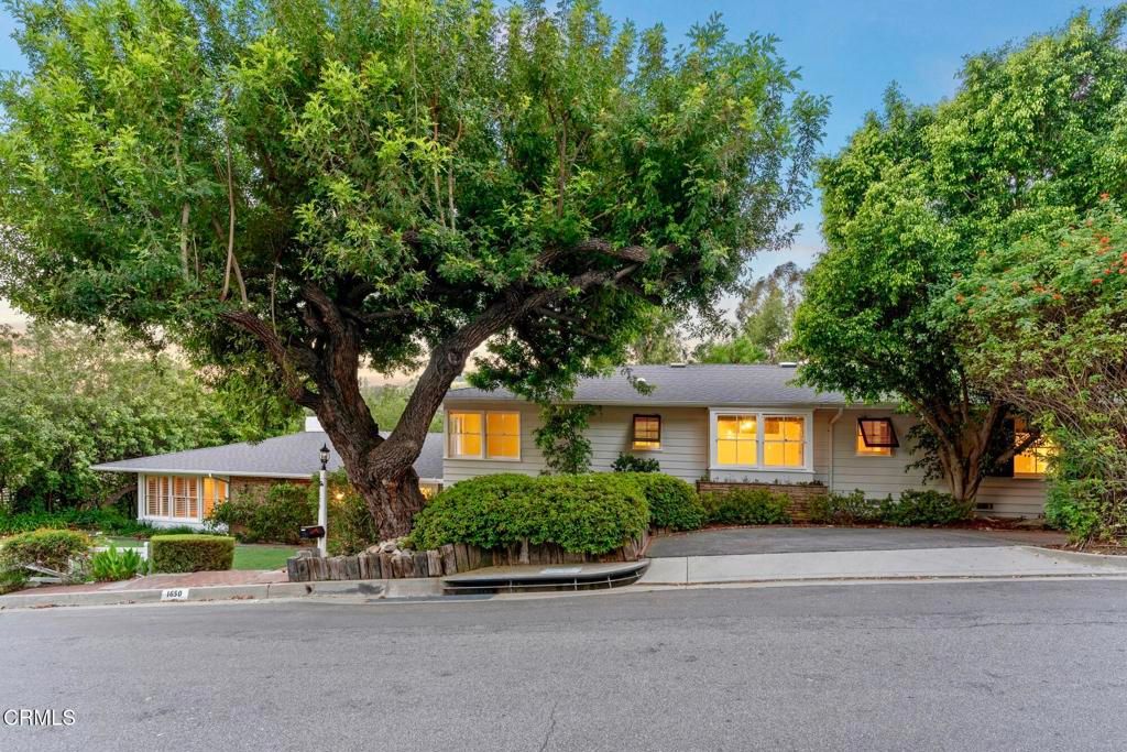 Image 7 of property listing at 1650 Knollwood Drive, Pasadena, CA 91103