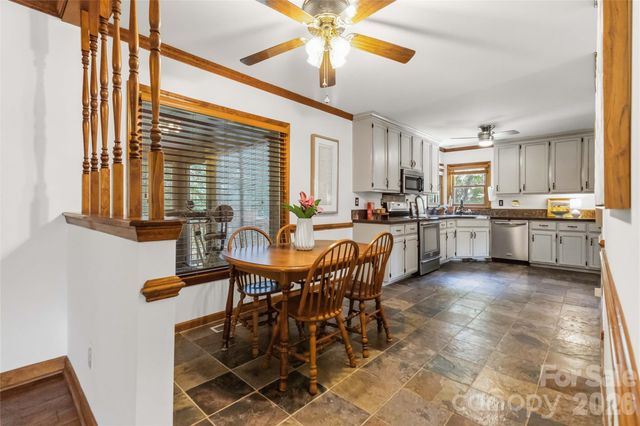 6933 Albaneen Court, Charlotte, NC 28215
