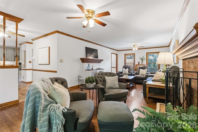 6933 Albaneen Court, Charlotte, NC 28215