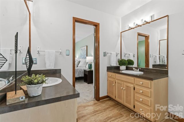 6933 Albaneen Court, Charlotte, NC 28215