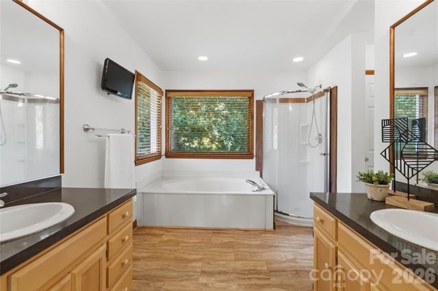 6933 Albaneen Court, Charlotte, NC 28215