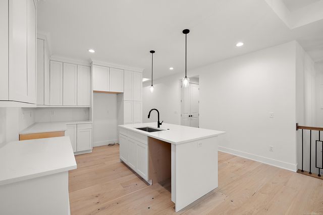 5944 Willow Grove Drive, Troy, MI 48085