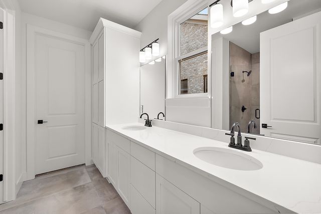 5944 Willow Grove Drive, Troy, MI 48085