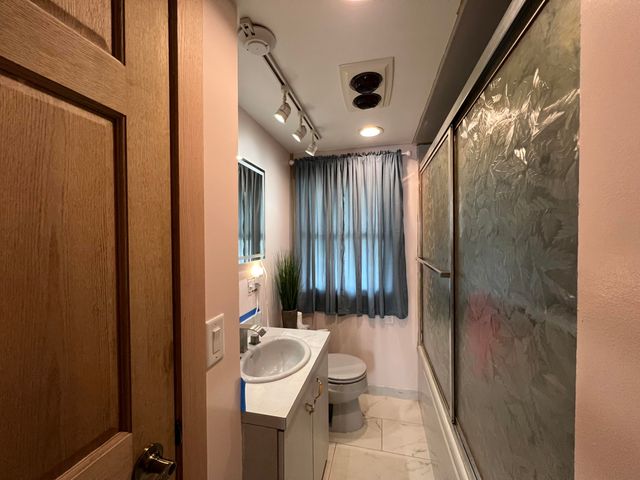 1011 ASH Street, Council Bluffs, IA 51501