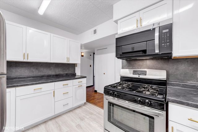 10524 Ridge Cove Drive 25B, Chicago Ridge, IL 60415