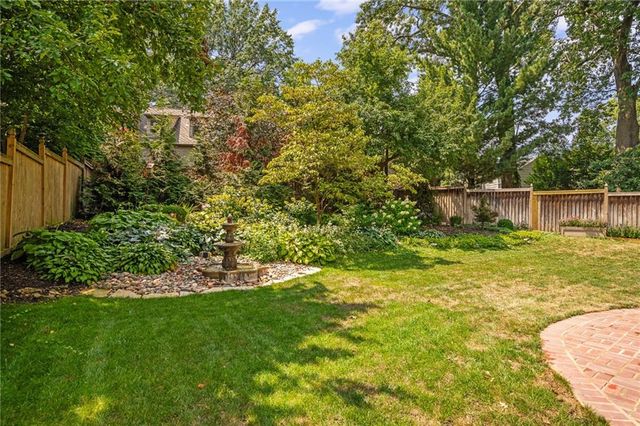 6436 Overbrook Road, Mission Hills, KS 66208