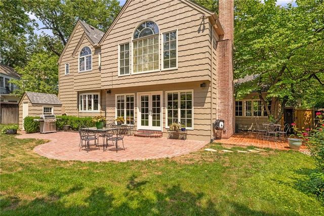 6436 Overbrook Road, Mission Hills, KS 66208
