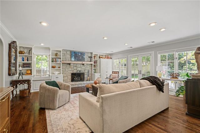 6436 Overbrook Road, Mission Hills, KS 66208