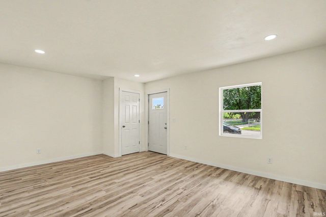 218 Meridian Street, Mishawaka, IN 46544