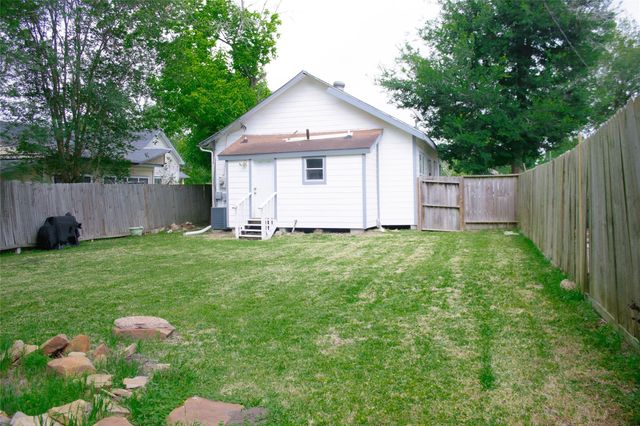 1310 4th Street, Rosenberg, TX 77471