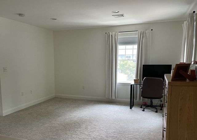 52 Riverdale Road 52, Wellesley, MA 02481
