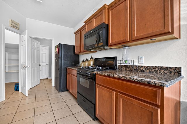 10221 Stone Gate Drive, Conroe, TX 77385