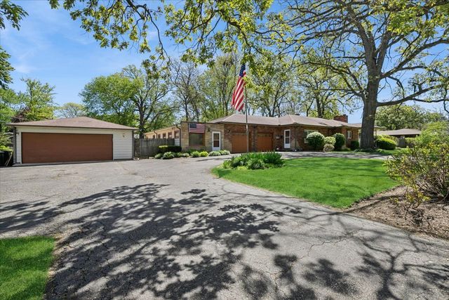 667 N Lake Street, Grayslake, IL 60030