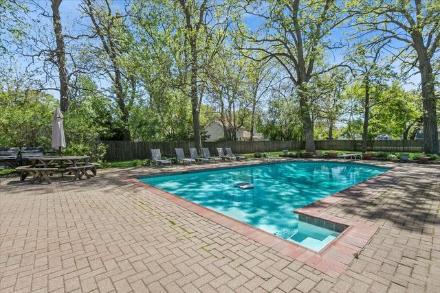 667 N Lake Street, Grayslake, IL 60030