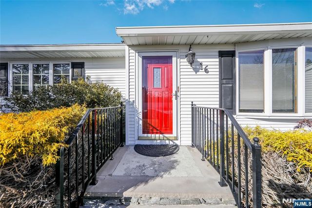 16 Glen Place, Old Tappan, NJ 07675