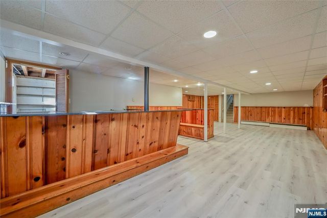 16 Glen Place, Old Tappan, NJ 07675
