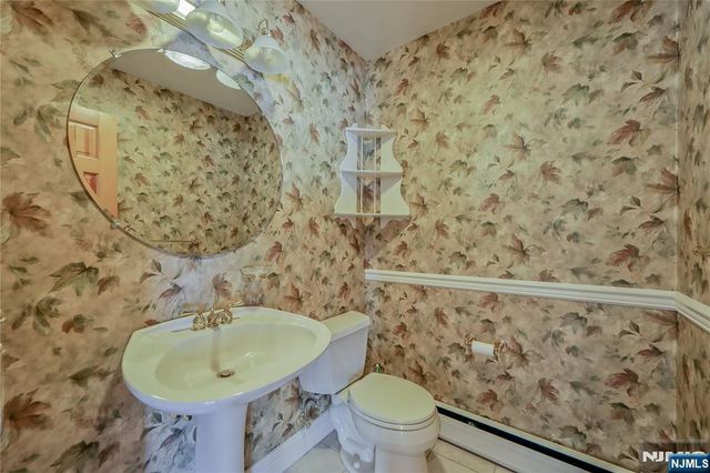 16 Glen Place, Old Tappan, NJ 07675