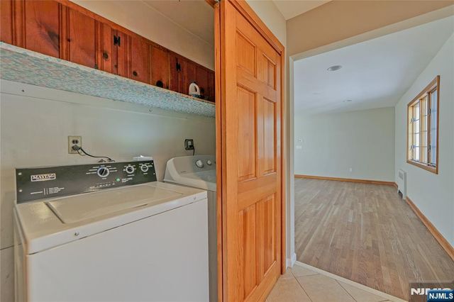 16 Glen Place, Old Tappan, NJ 07675