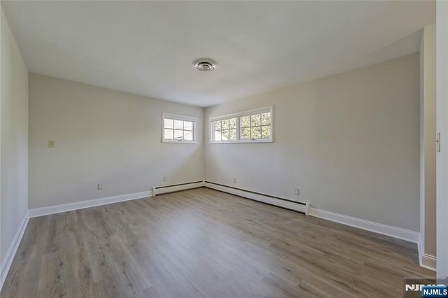 16 Glen Place, Old Tappan, NJ 07675