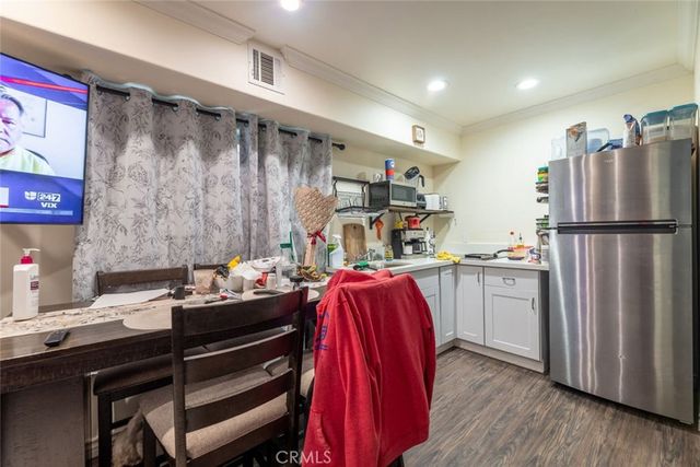 22113 Cantlay Street, Canoga Park, CA 91303