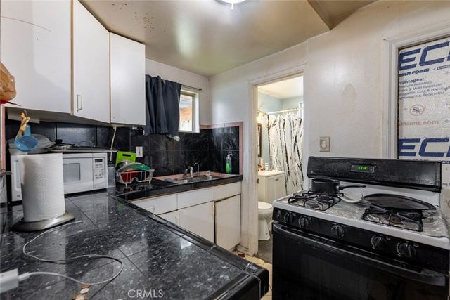 22113 Cantlay Street, Canoga Park, CA 91303
