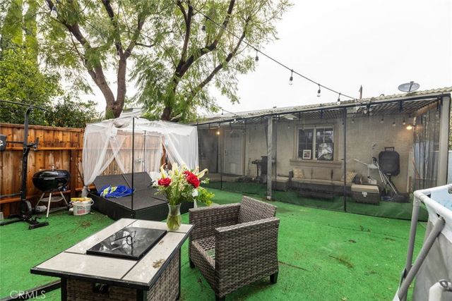 22113 Cantlay Street, Canoga Park, CA 91303