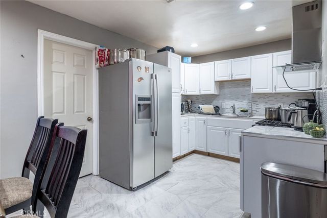 22113 Cantlay Street, Canoga Park, CA 91303
