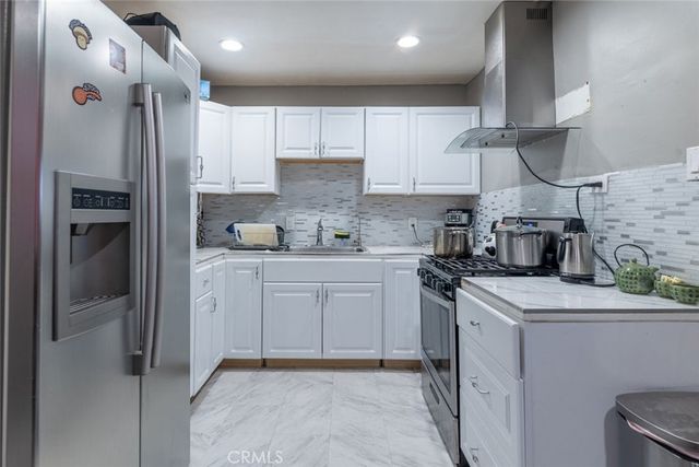 22113 Cantlay Street, Canoga Park, CA 91303
