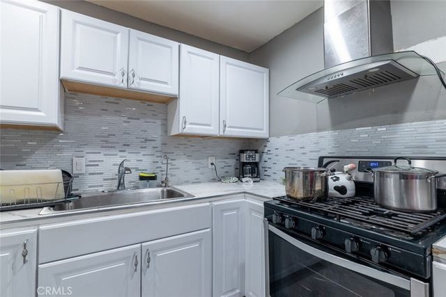 22113 Cantlay Street, Canoga Park, CA 91303