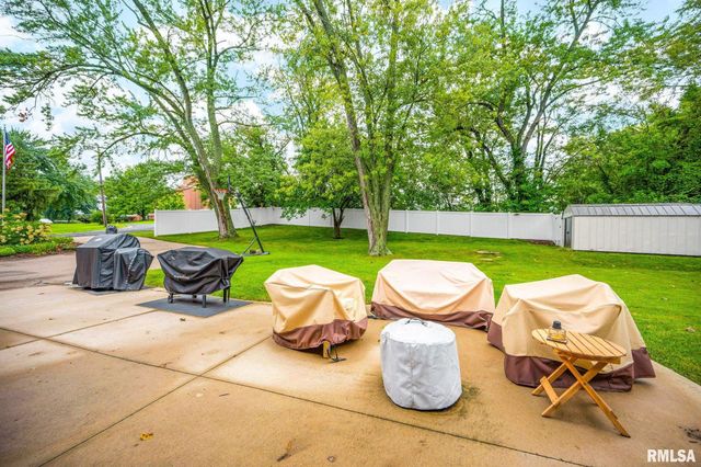 336 W BARRINGTON Road, Peoria, IL 61614