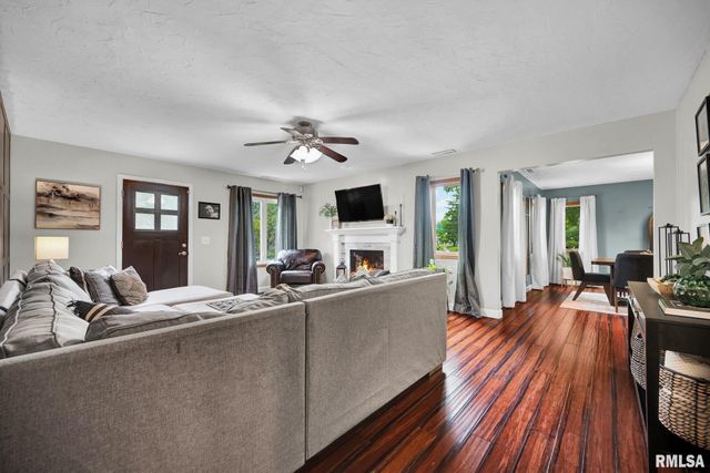 336 W BARRINGTON Road, Peoria, IL 61614