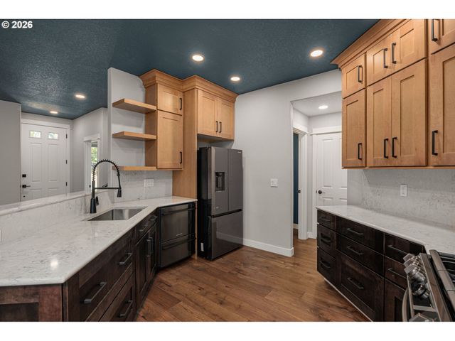 7024 Ne CHERRY Dr, Hillsboro, OR 97124