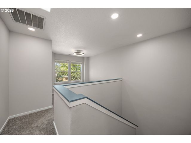 7024 Ne CHERRY Dr, Hillsboro, OR 97124