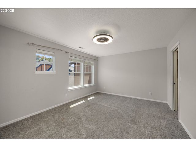 7024 Ne CHERRY Dr, Hillsboro, OR 97124