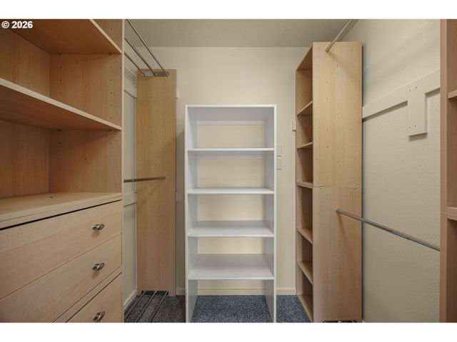 7024 Ne CHERRY Dr, Hillsboro, OR 97124