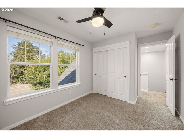 7024 Ne CHERRY Dr, Hillsboro, OR 97124