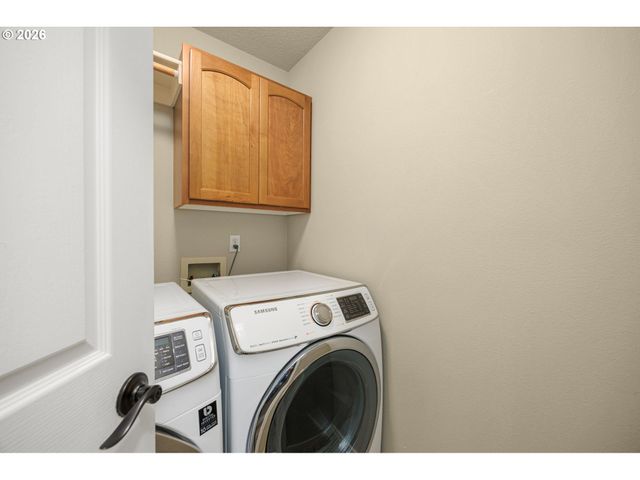 7024 Ne CHERRY Dr, Hillsboro, OR 97124