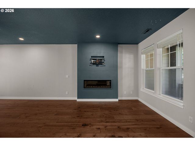 7024 Ne CHERRY Dr, Hillsboro, OR 97124