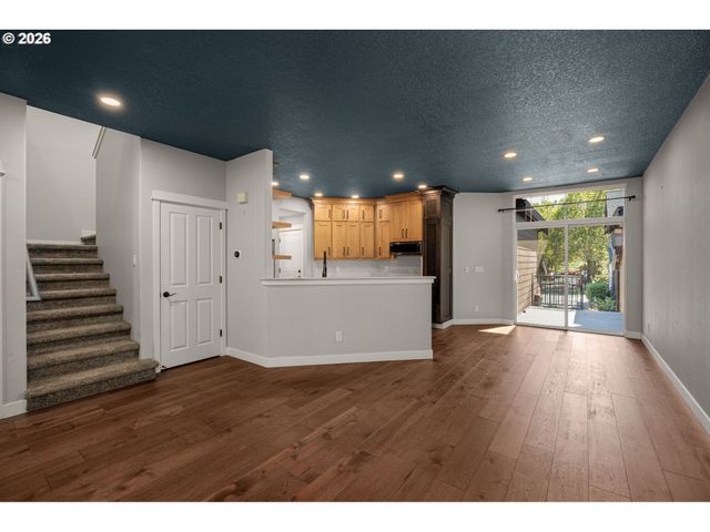 7024 Ne CHERRY Dr, Hillsboro, OR 97124