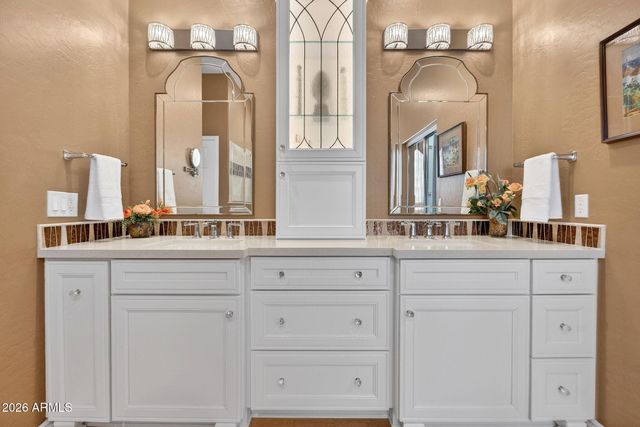 10320 E PINE VALLEY Drive, Scottsdale, AZ 85255