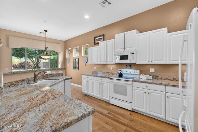 10320 E PINE VALLEY Drive, Scottsdale, AZ 85255