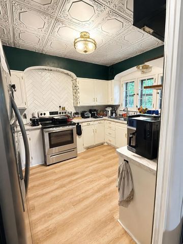 241 N MAIN STREET, Clintonville, WI 54929