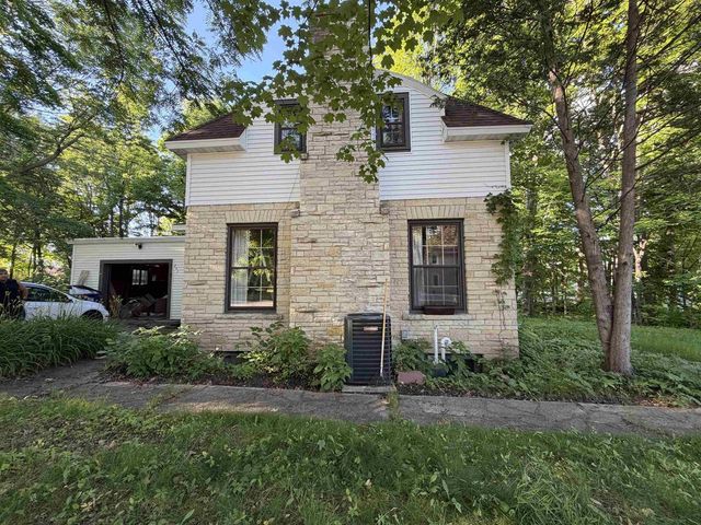 241 N MAIN STREET, Clintonville, WI 54929