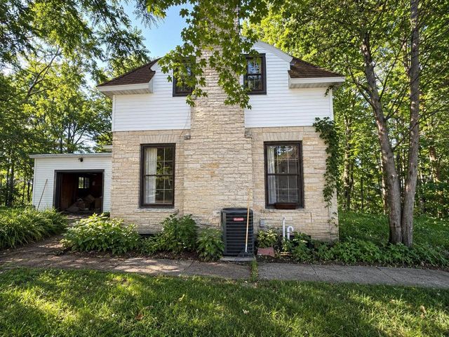 241 N MAIN STREET, Clintonville, WI 54929