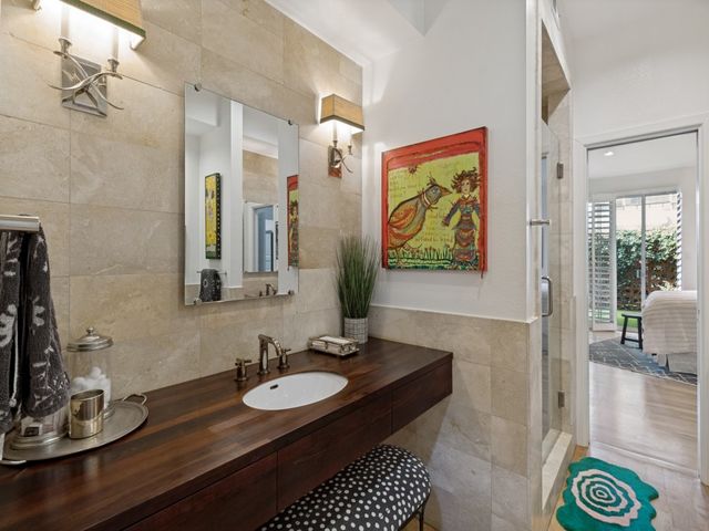 6328 Bandera Avenue A, Dallas, TX 75225