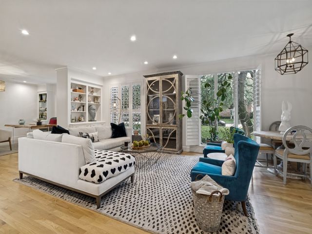 6328 Bandera Avenue A, Dallas, TX 75225
