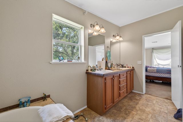 468 County Road 545, Alvin, TX 77511