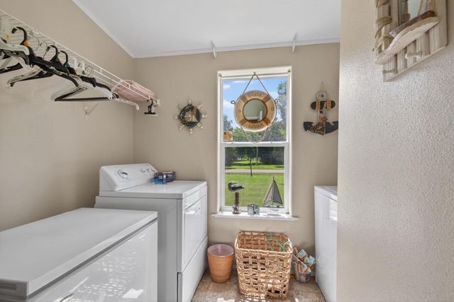 468 County Road 545, Alvin, TX 77511