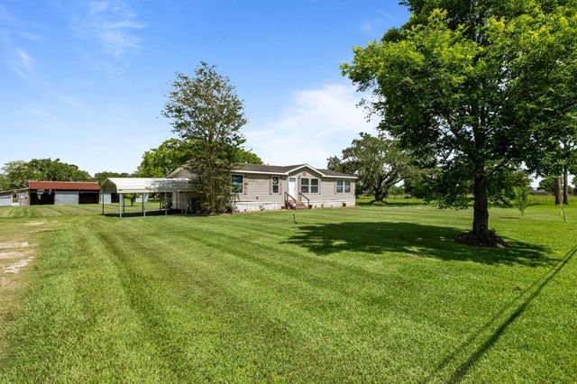 468 County Road 545, Alvin, TX 77511